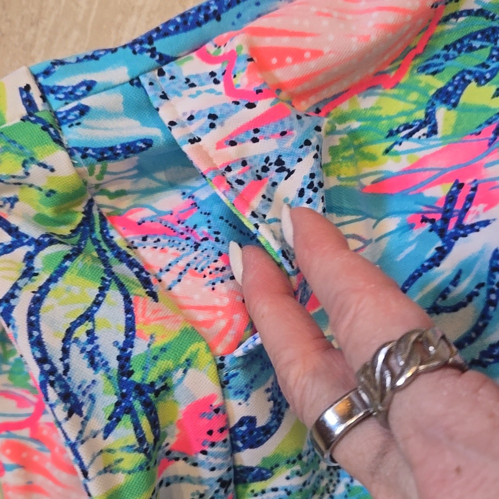 Lulu-B Colorful Shell/Ocean Print  Stretch Capri Pants - Picture 4 of 9